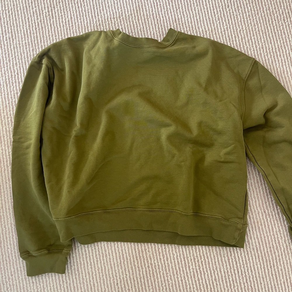 Daily Drills Cropped Crewneck in Olive Green Size XS/S